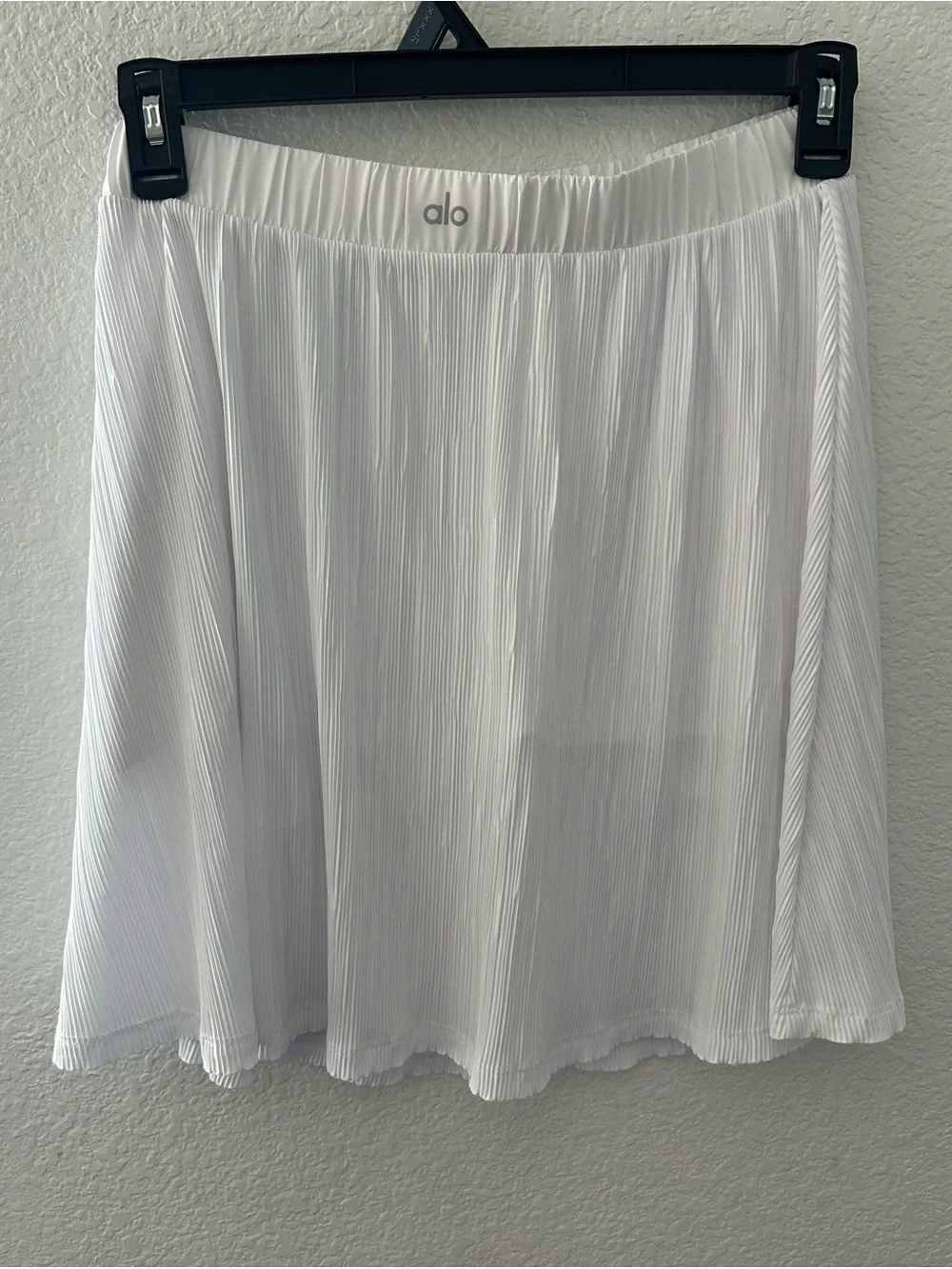ALO Yoga White Pleated Midi Skirt